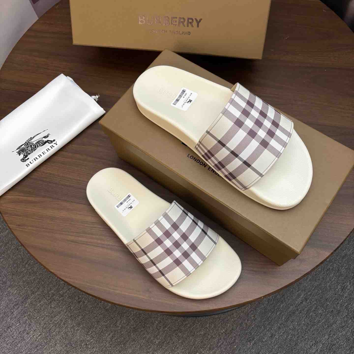 Burberry Check Slides - DesignerGu
