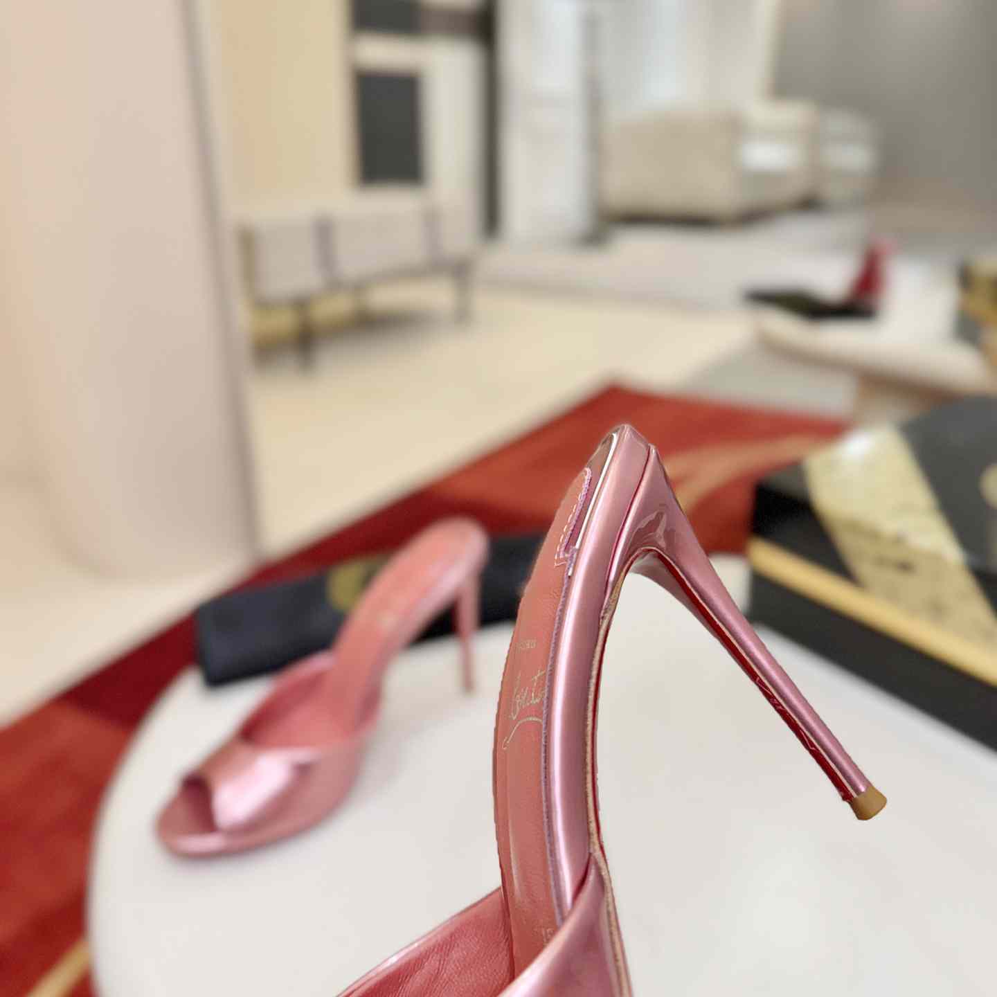 Christian Louboutin Me Dolly 100 mm Mules - DesignerGu