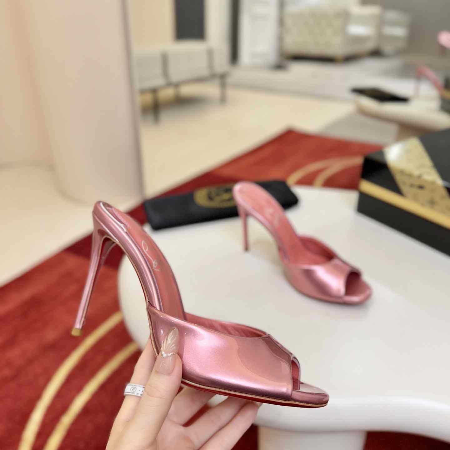 Christian Louboutin Me Dolly 100 mm Mules - DesignerGu