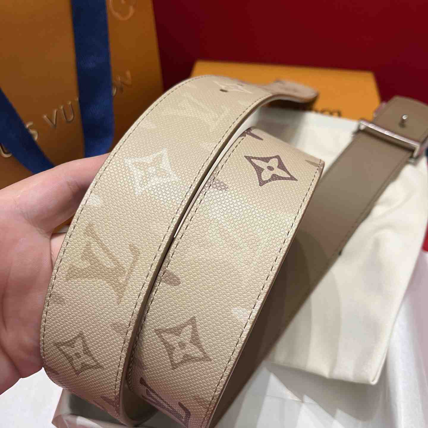 Louis Vuitton 40mm Reversible Belt - DesignerGu