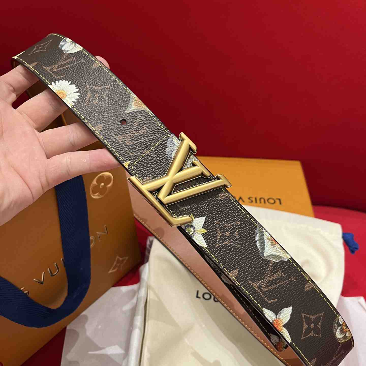 Louis Vuitton 40mm Reversible Belt - DesignerGu