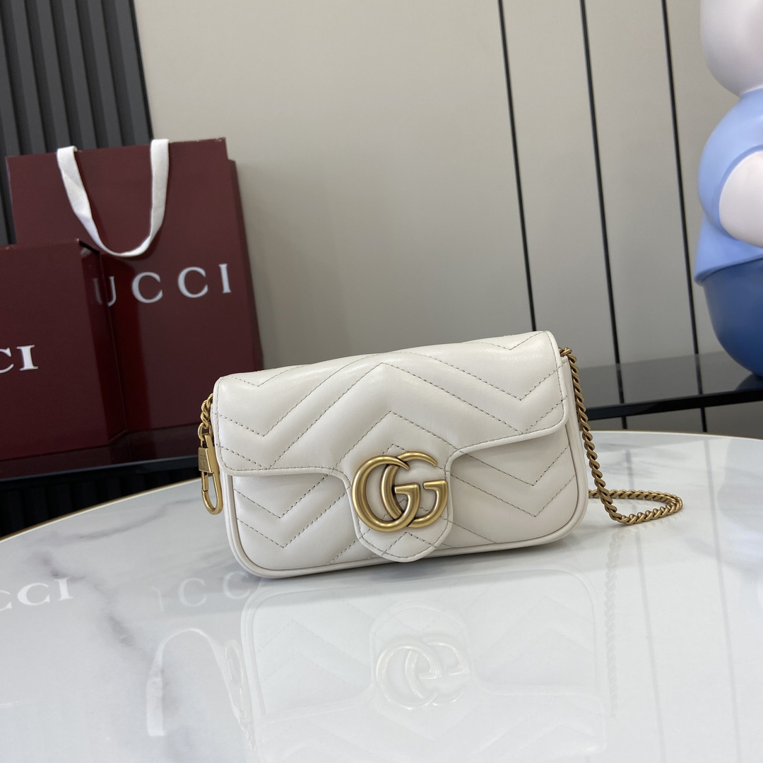 Gucci GG Marmont Super Mini Bag - DesignerGu
