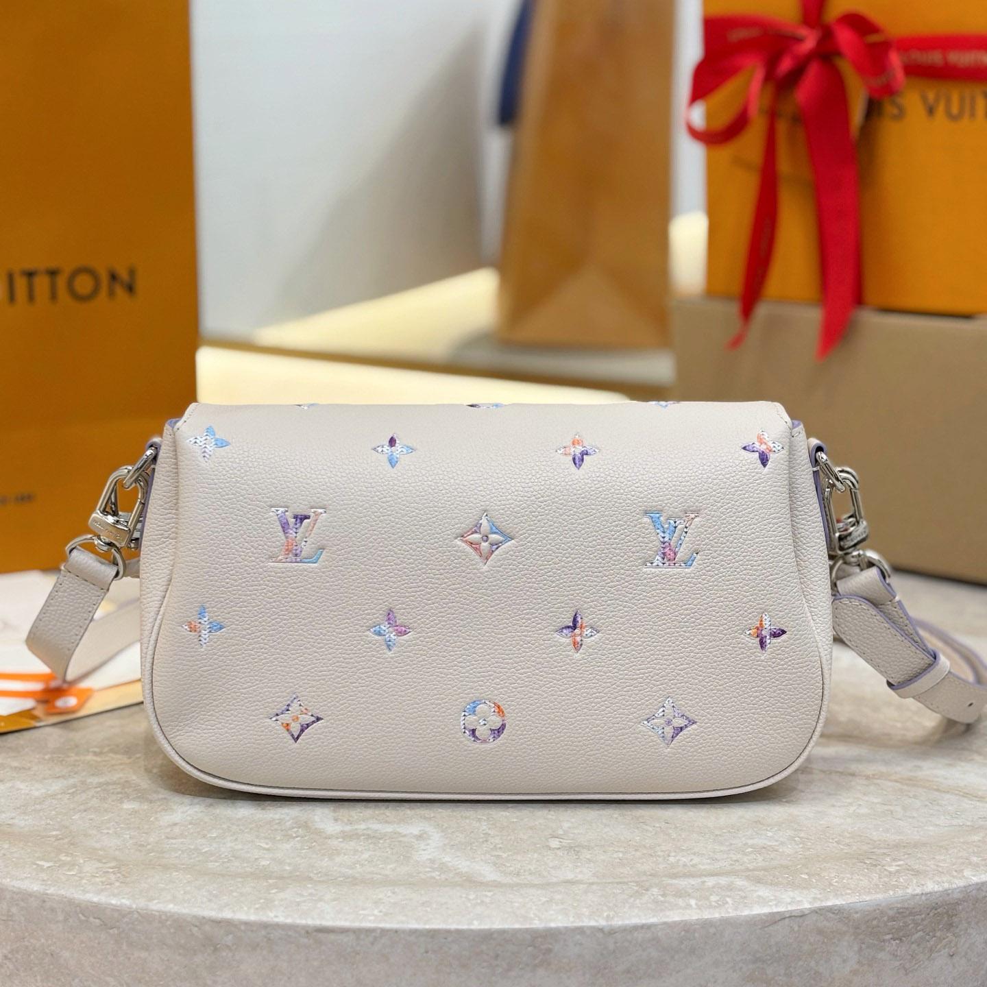 Louis Vuitton Pochette Métis Soft PM M2A332 - DesignerGu