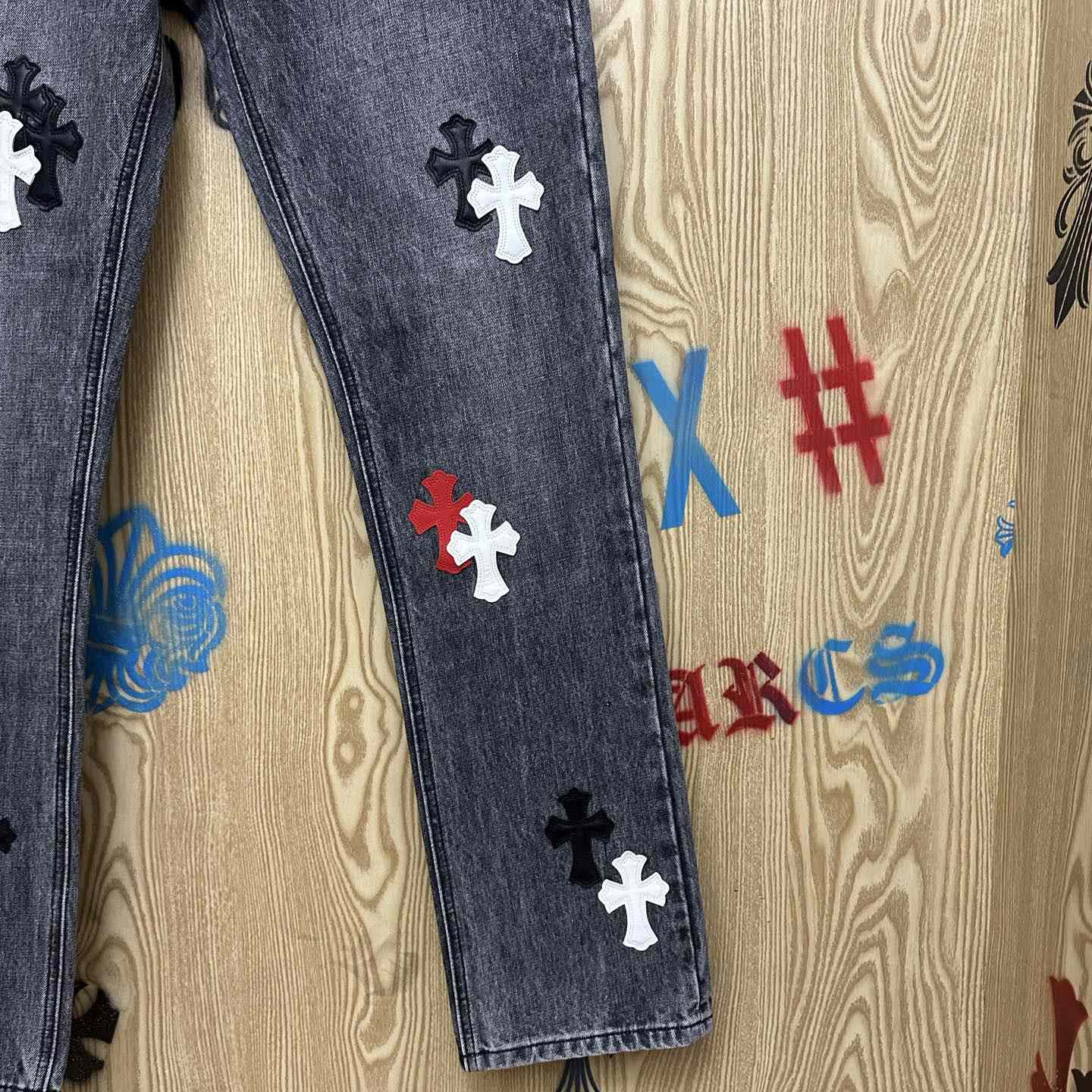 Chrome Hearts  Jeans  - DesignerGu