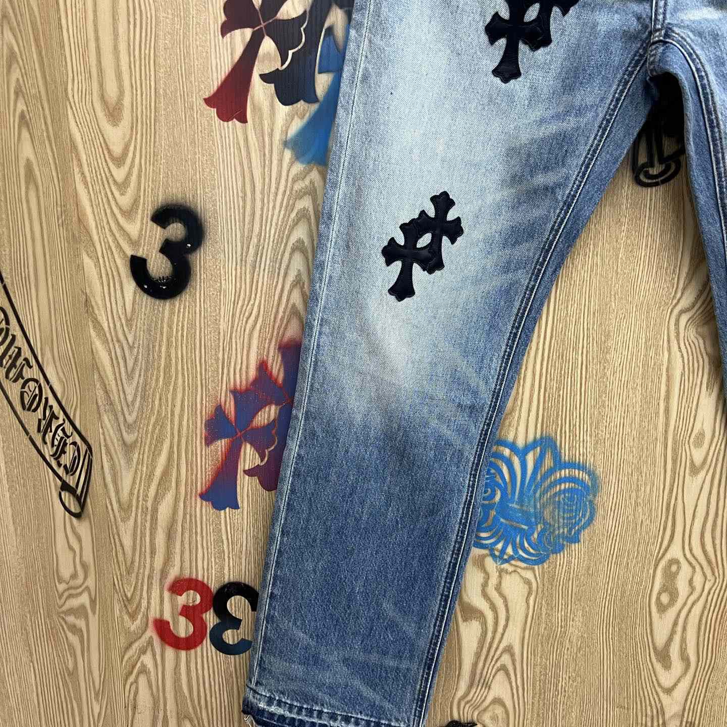 Chrome Hearts  Jeans  - DesignerGu