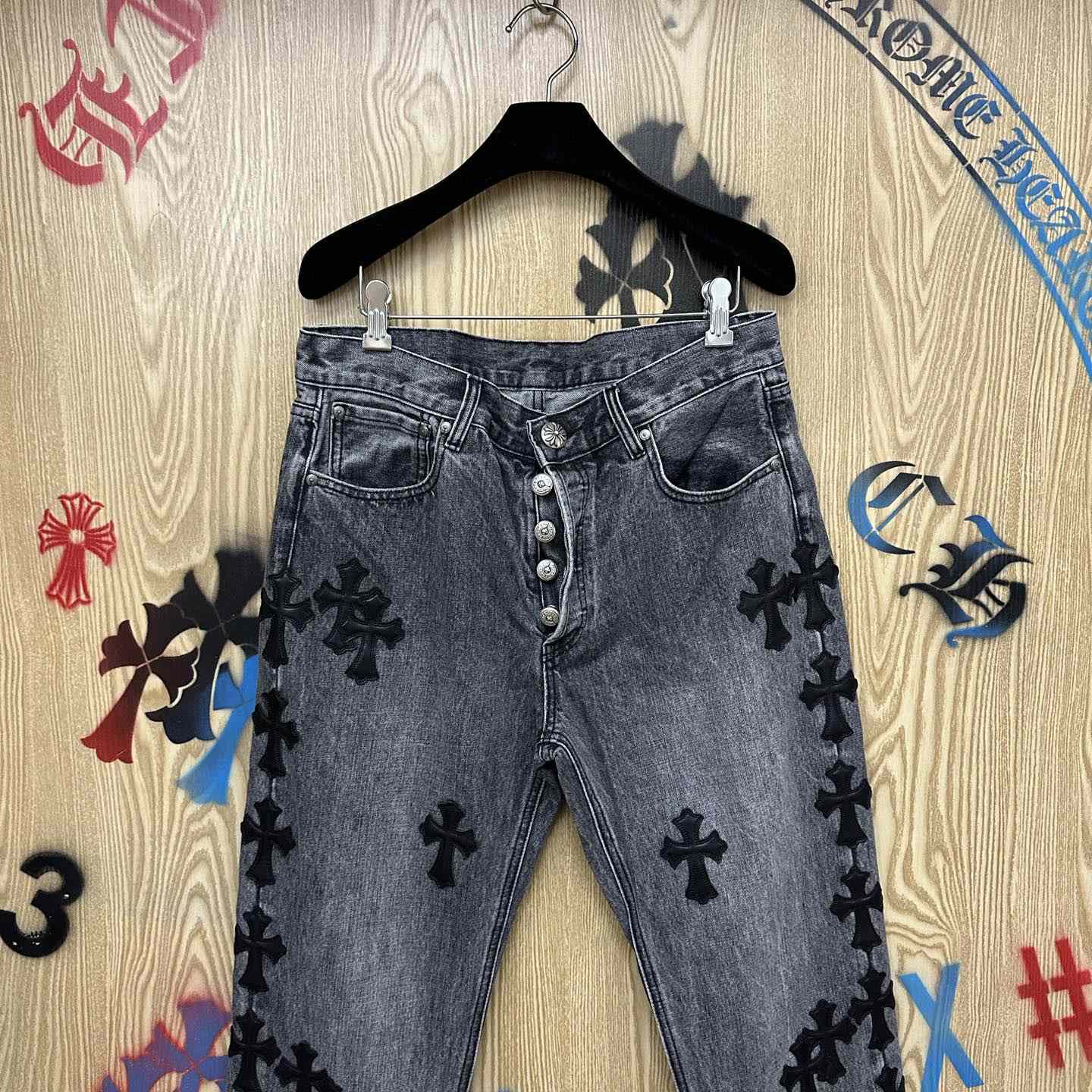 Chrome Hearts  Jeans  - DesignerGu