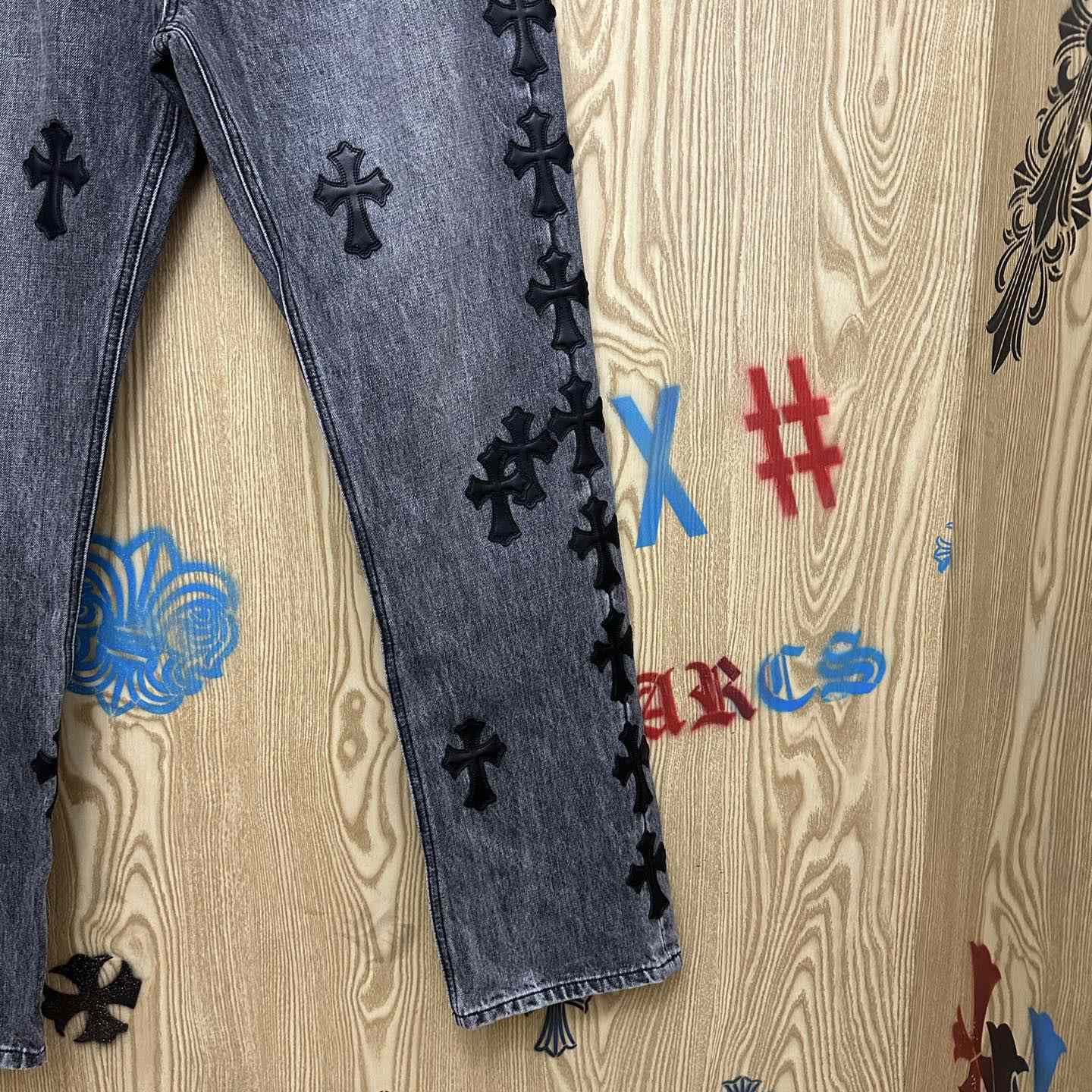 Chrome Hearts  Jeans  - DesignerGu