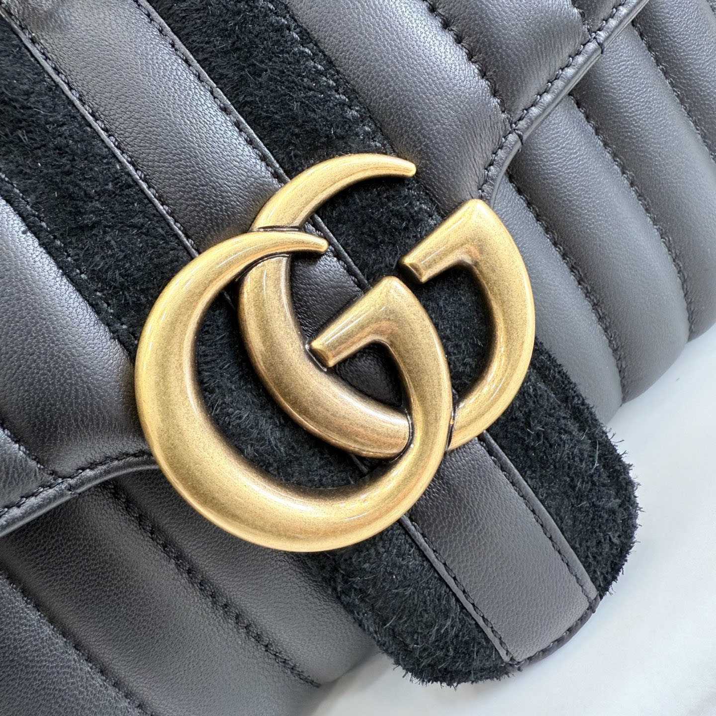 Gucci Jetset GG Marmont Medium Shoulder Bag A005XW - DesignerGu