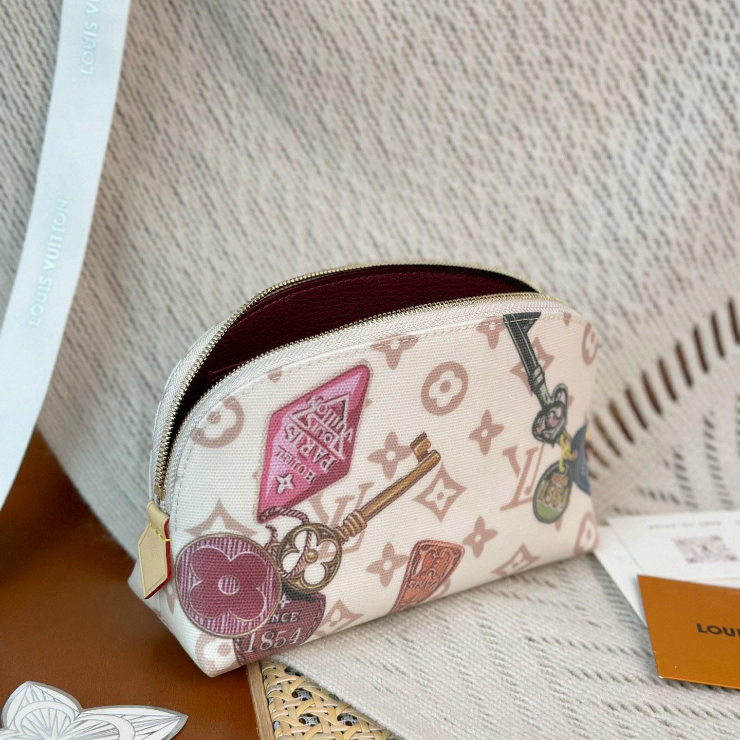 Louis Vuitton Pochette Cosmétique PM M28956 - DesignerGu