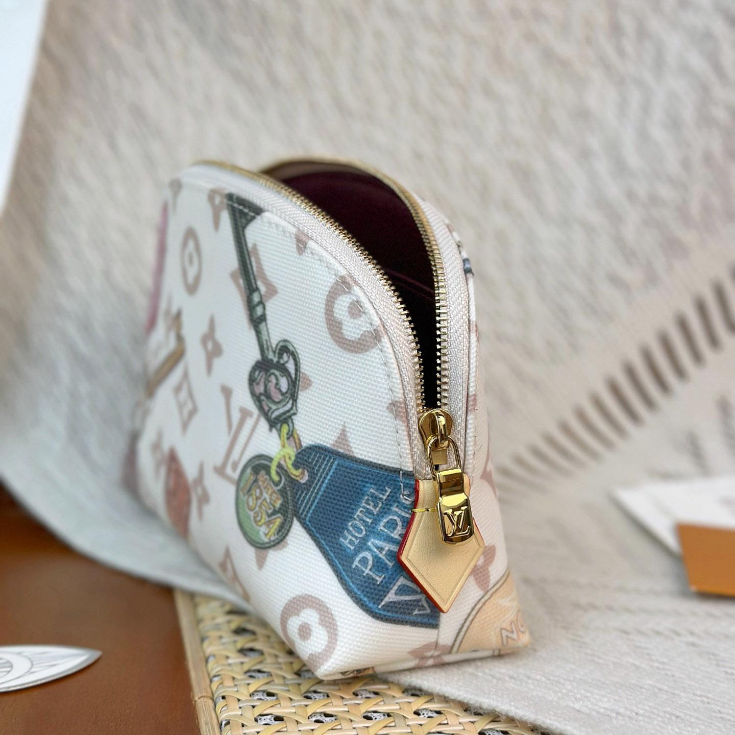 Louis Vuitton Pochette Cosmétique PM M28956 - DesignerGu