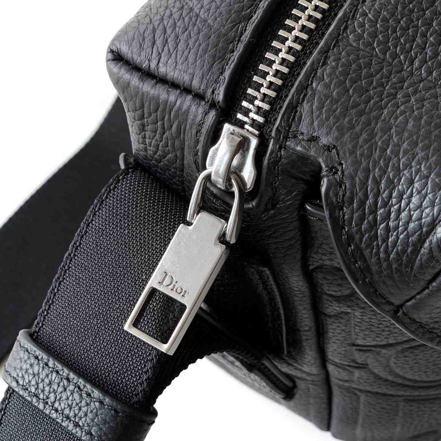 Dior Jett Zipped Messenger Bag - DesignerGu