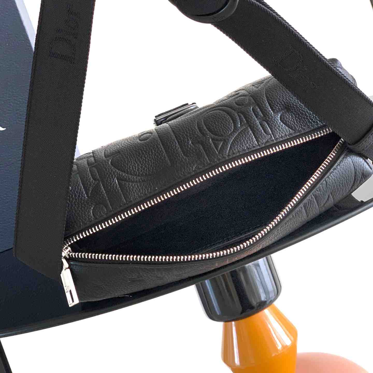 Dior Jett Zipped Messenger Bag - DesignerGu