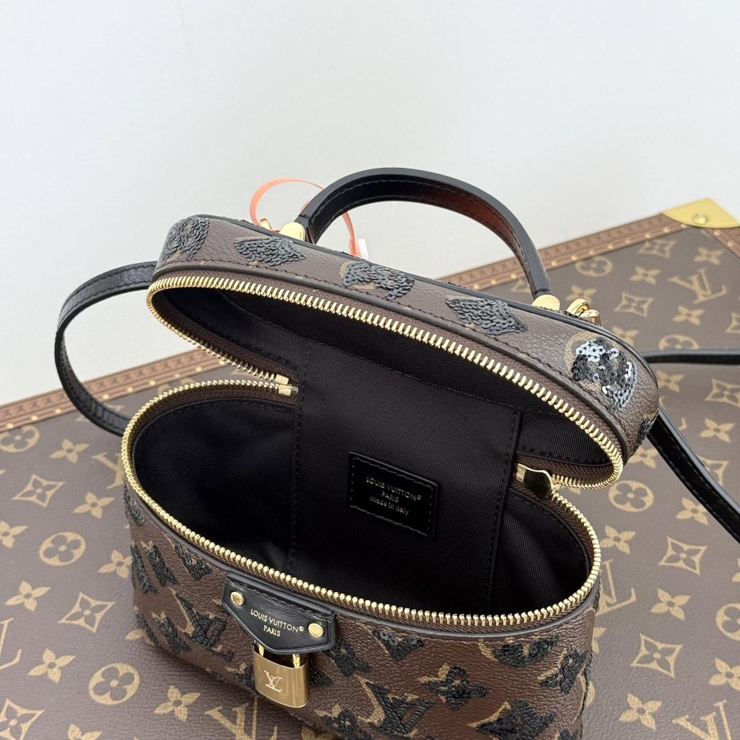Louis Vuitton Vanity Chain Pouch M27049 - DesignerGu