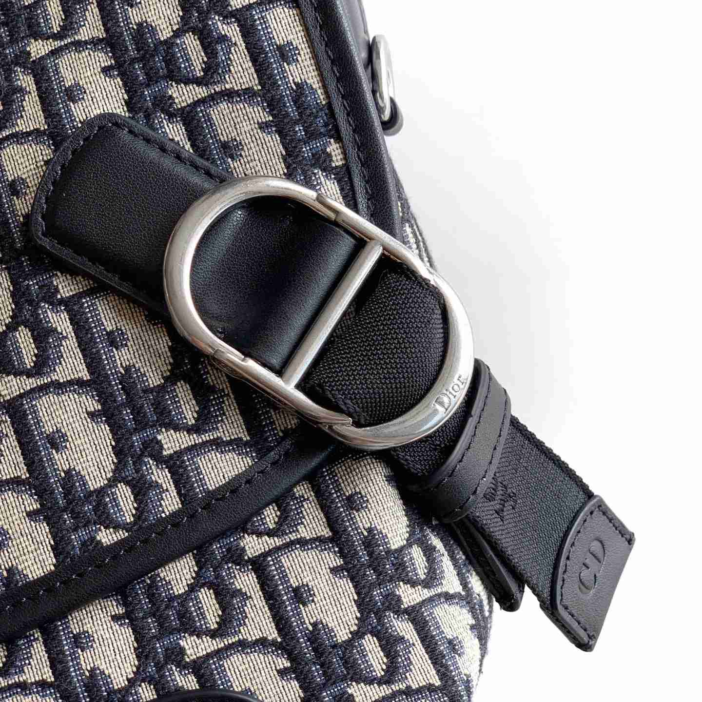Dior Small Dior Jett Messenger Bag With Flap - DesignerGu