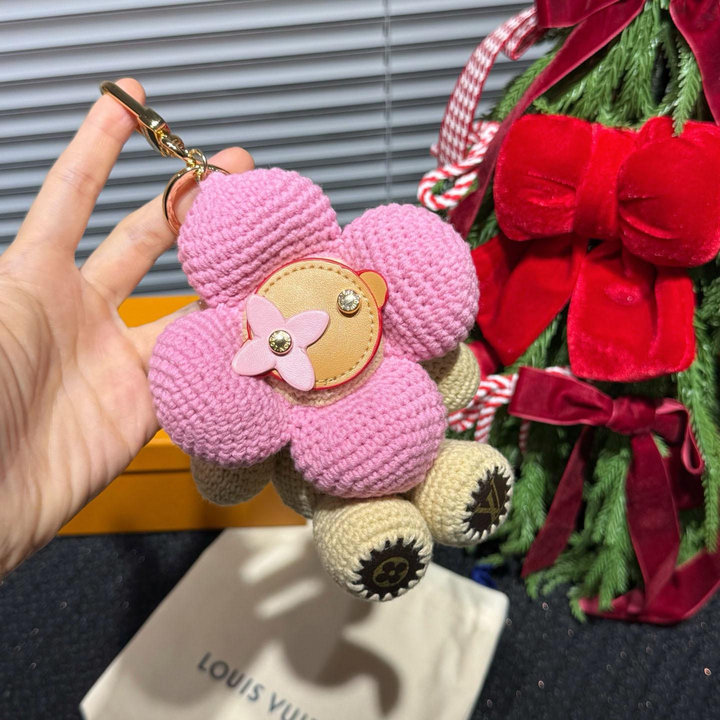 Louis Vuitton Vivienne Crochet Bag Charm M03963 - DesignerGu