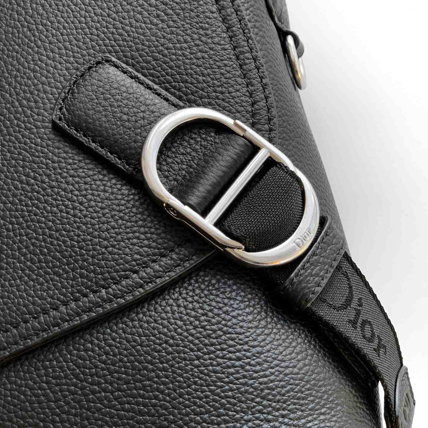 Dior Medium Dior Jett Messenger Bag With Flap - DesignerGu