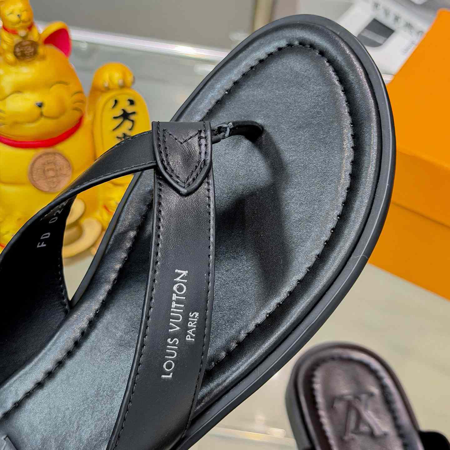 Louis Vuitton LV Sunset Thong - DesignerGu