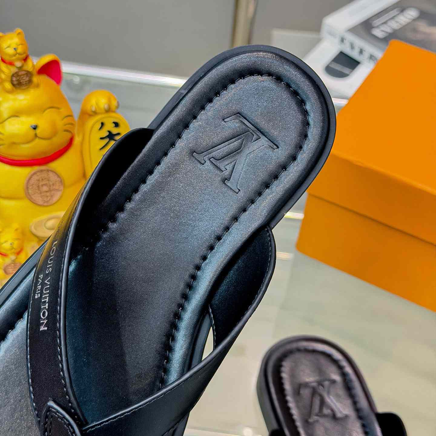 Louis Vuitton LV Sunset Thong - DesignerGu