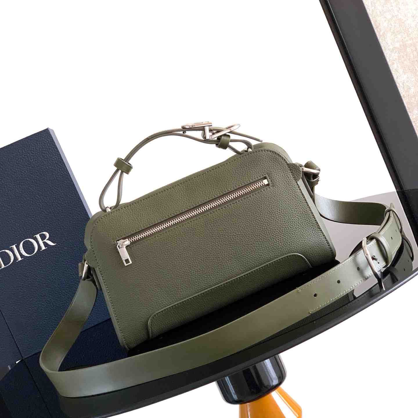 Dior Archie Zipped Bag With Strap - DesignerGu