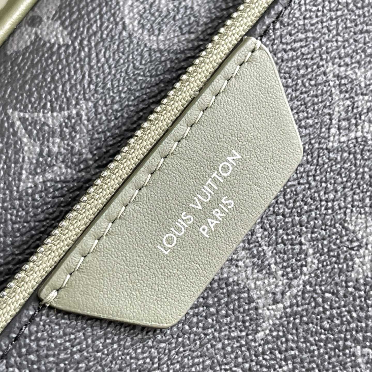 Louis Vuitton Trio Messenger M28628 - DesignerGu