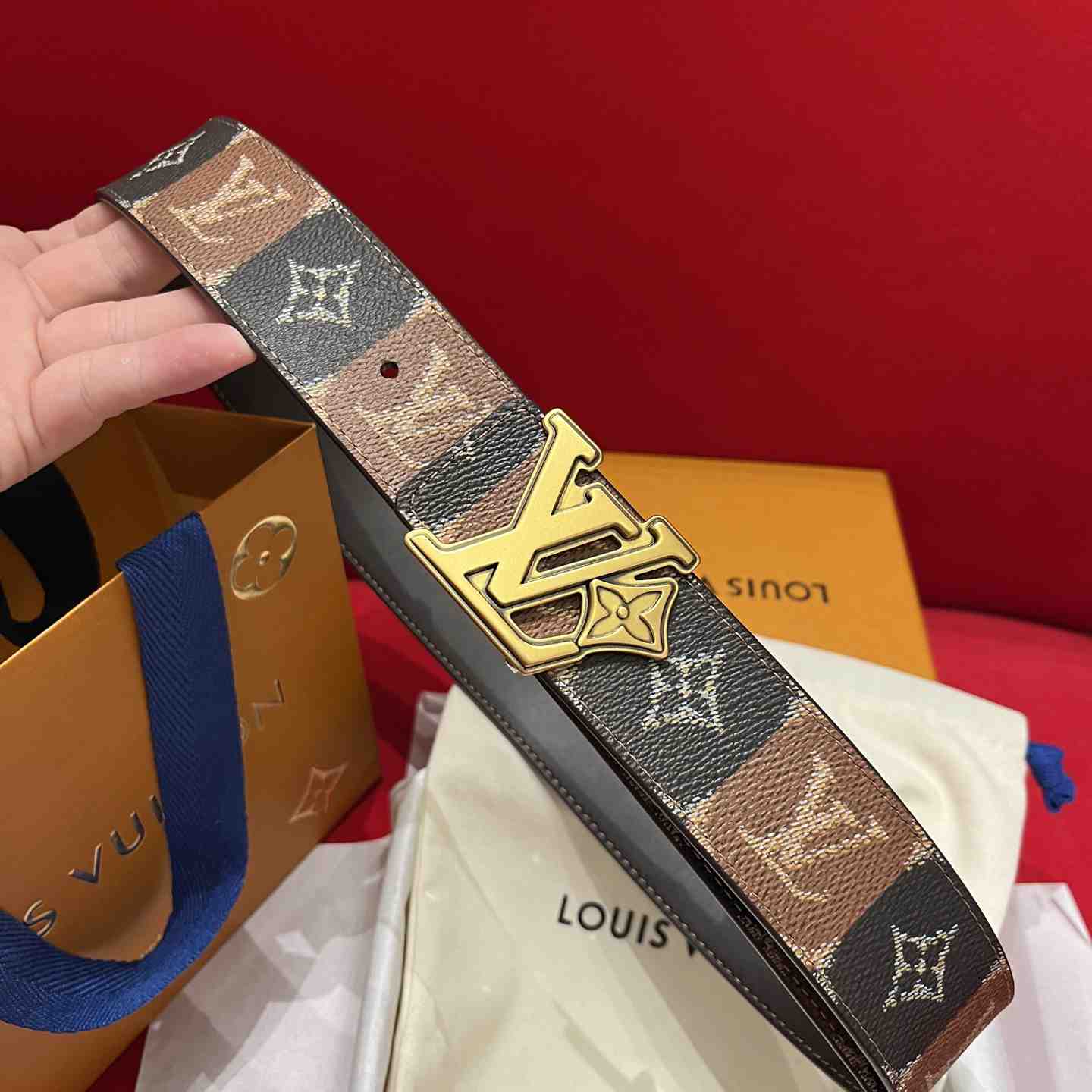 Louis Vuitton 40mm Reversible Belt - DesignerGu