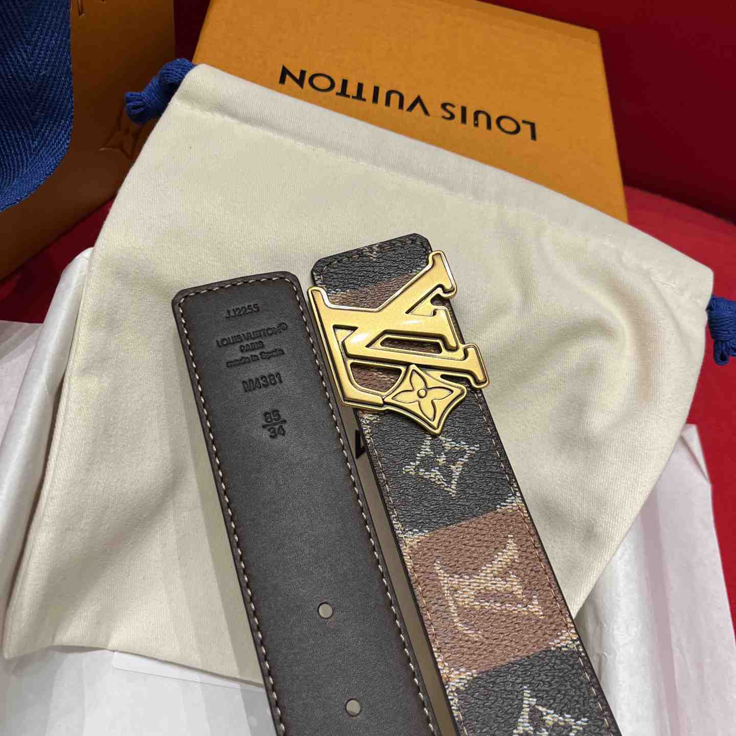 Louis Vuitton 40mm Reversible Belt - DesignerGu