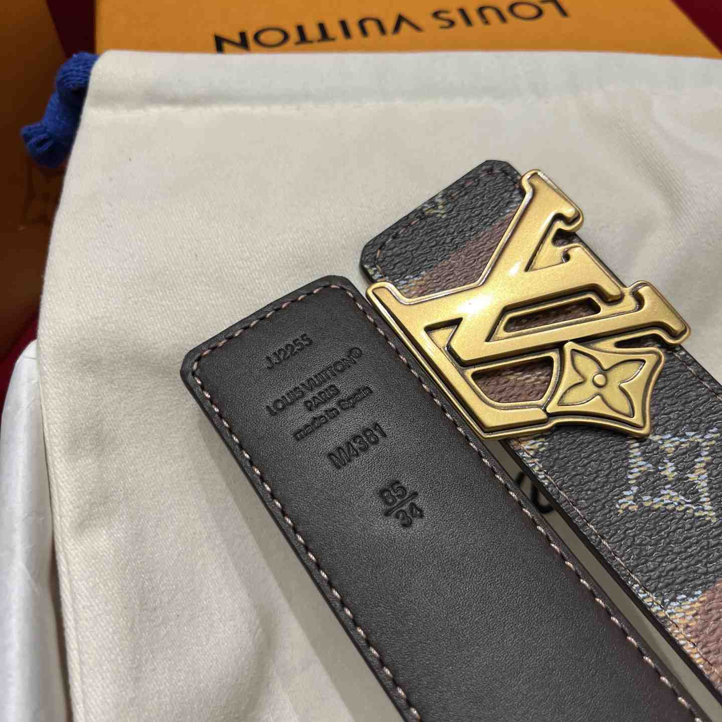 Louis Vuitton 40mm Reversible Belt - DesignerGu