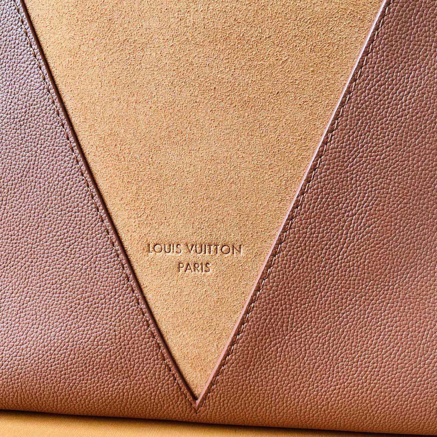 Louis Vuitton Low Key Hobo MM M29156 - DesignerGu