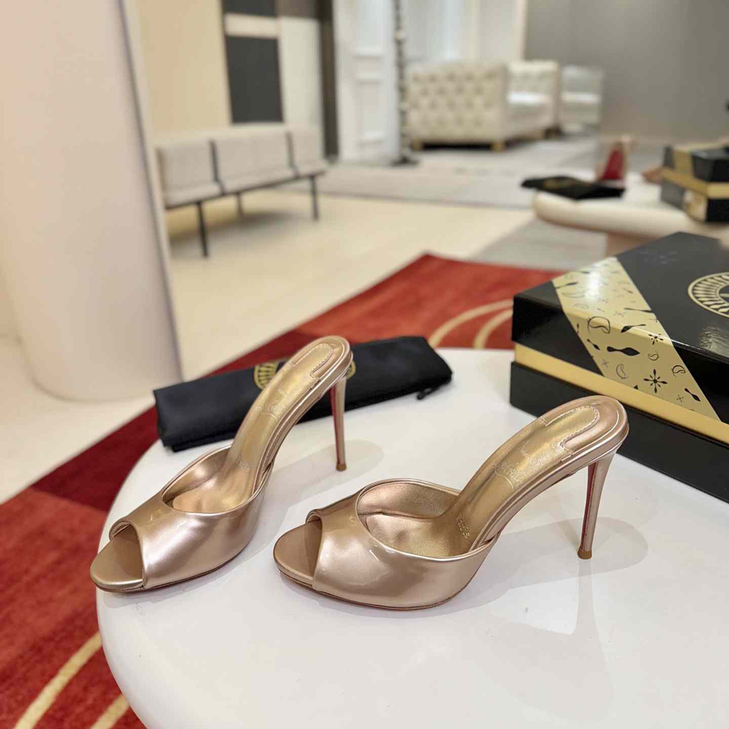 Christian Louboutin Me Dolly 100 mm Mules - DesignerGu