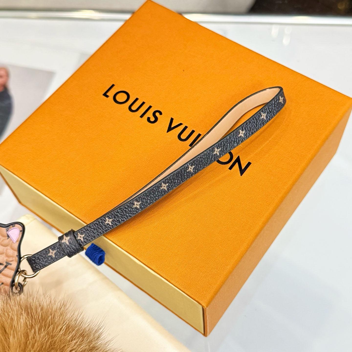 Louis Vuitton Squirrel LV Furry Friend Bag Charm M03218 - DesignerGu