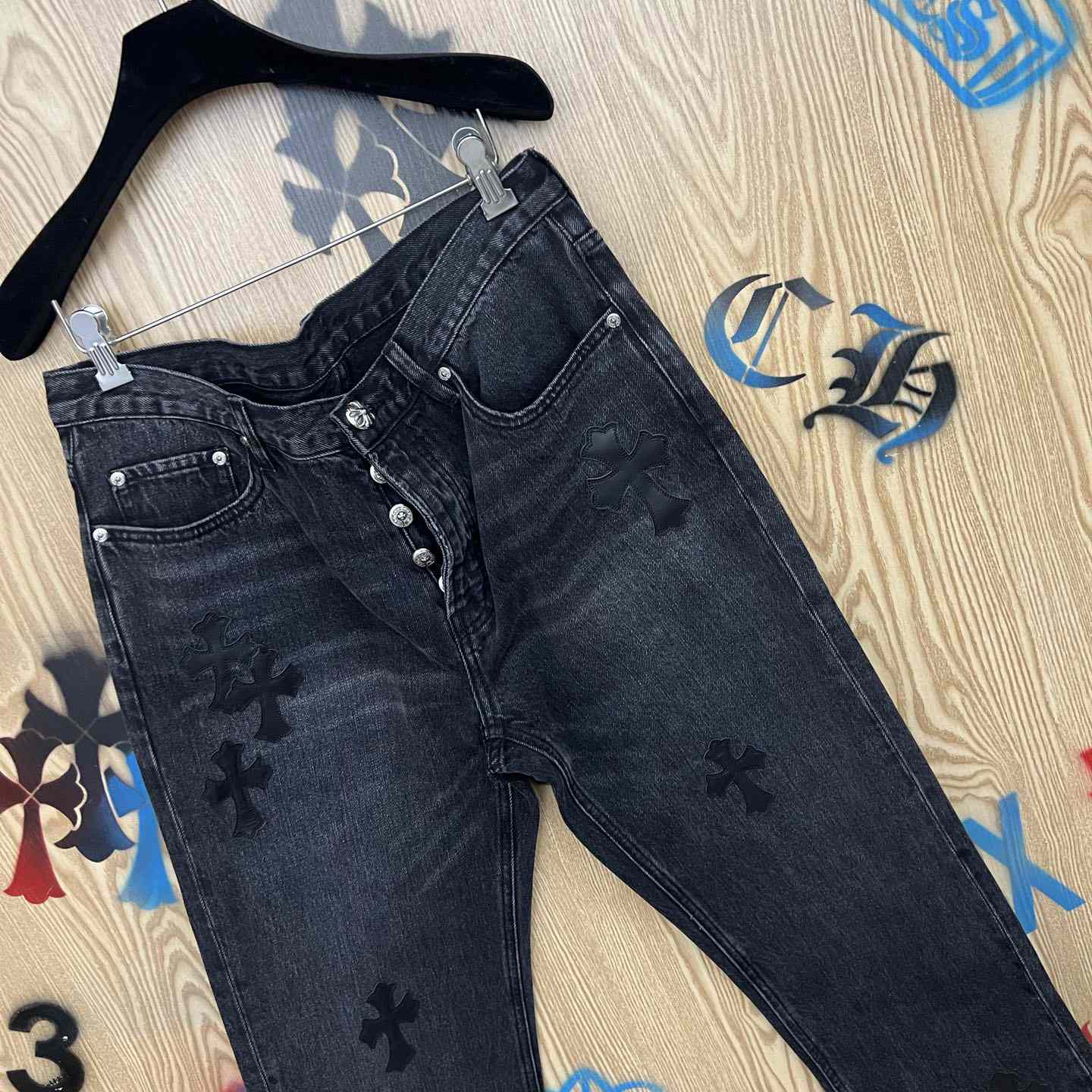 Chrome Hearts  Jeans  - DesignerGu