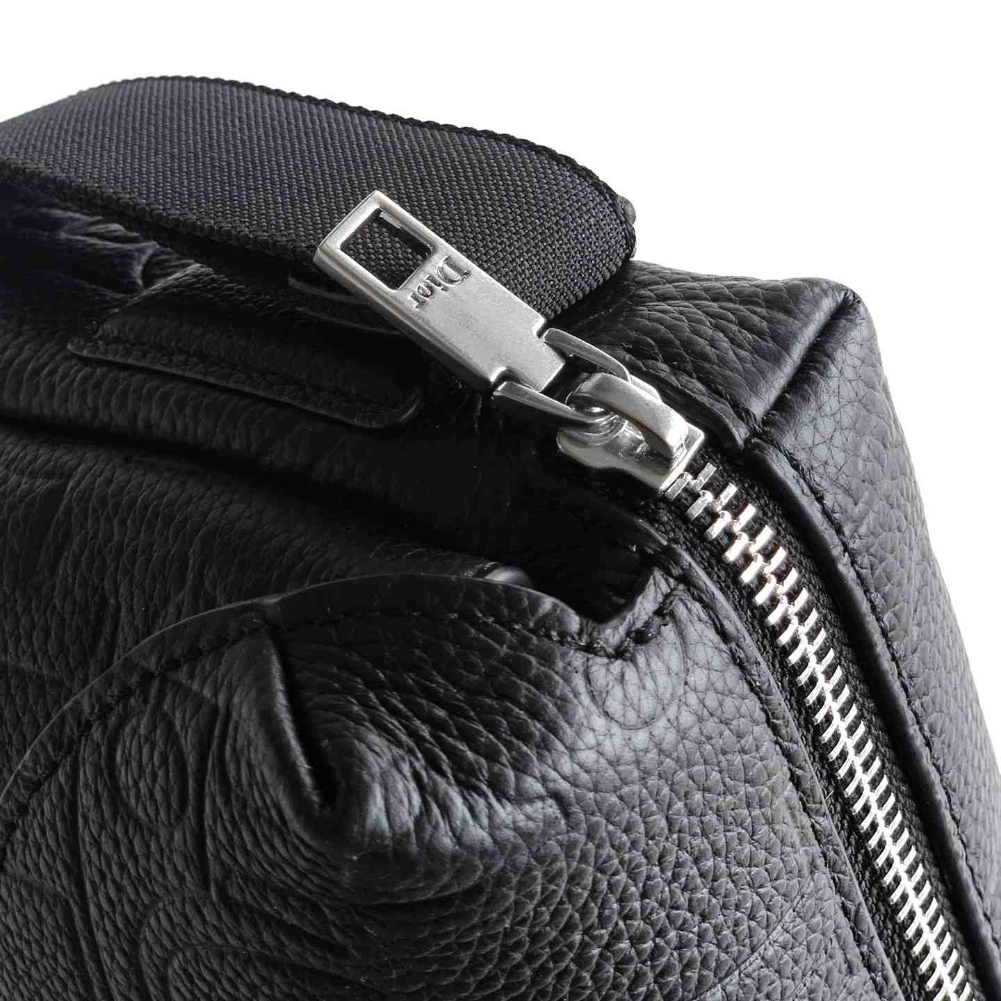 Dior Mini Dior Jett Zipped Messenger Bag - DesignerGu
