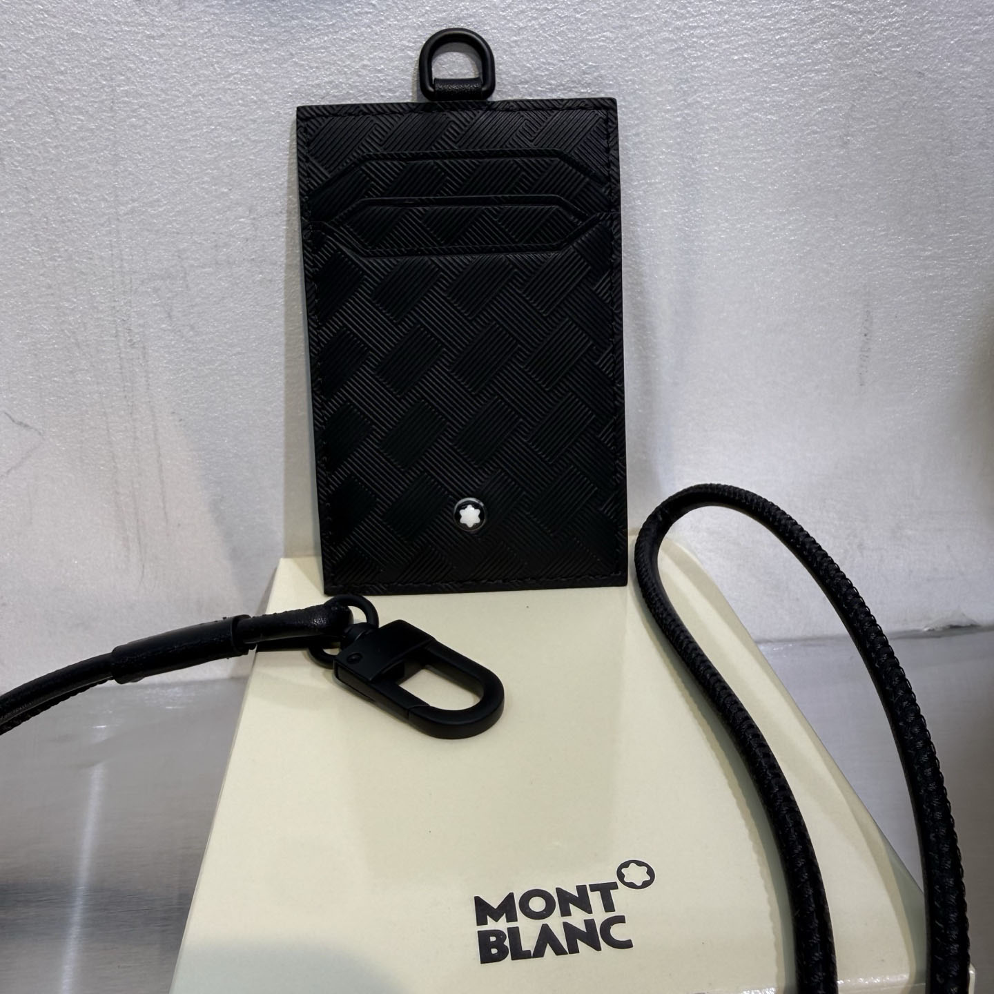 Montblanc Card Holder With Strap In Extreme Leather - DesignerGu