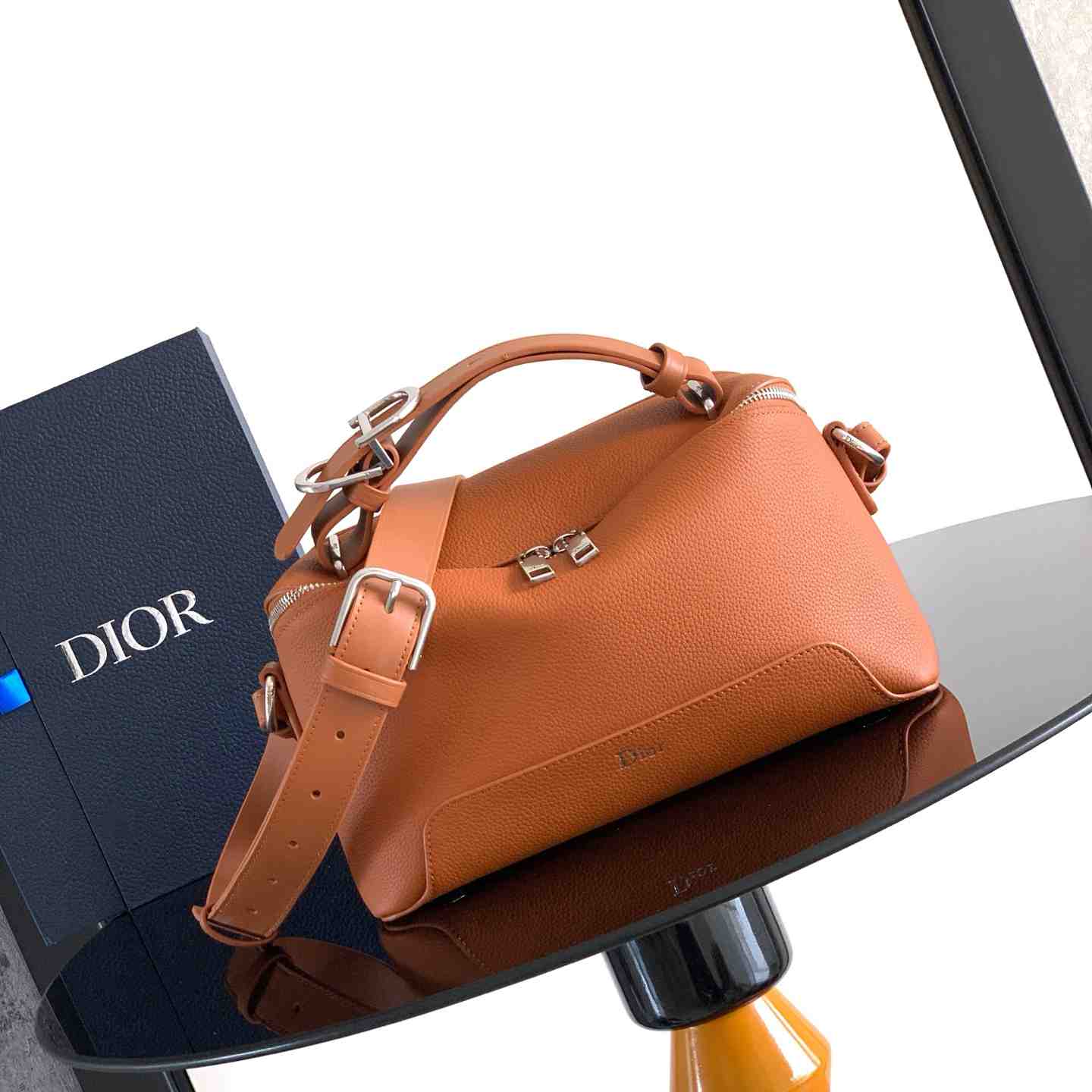 Dior Archie Zipped Bag With Strap - DesignerGu