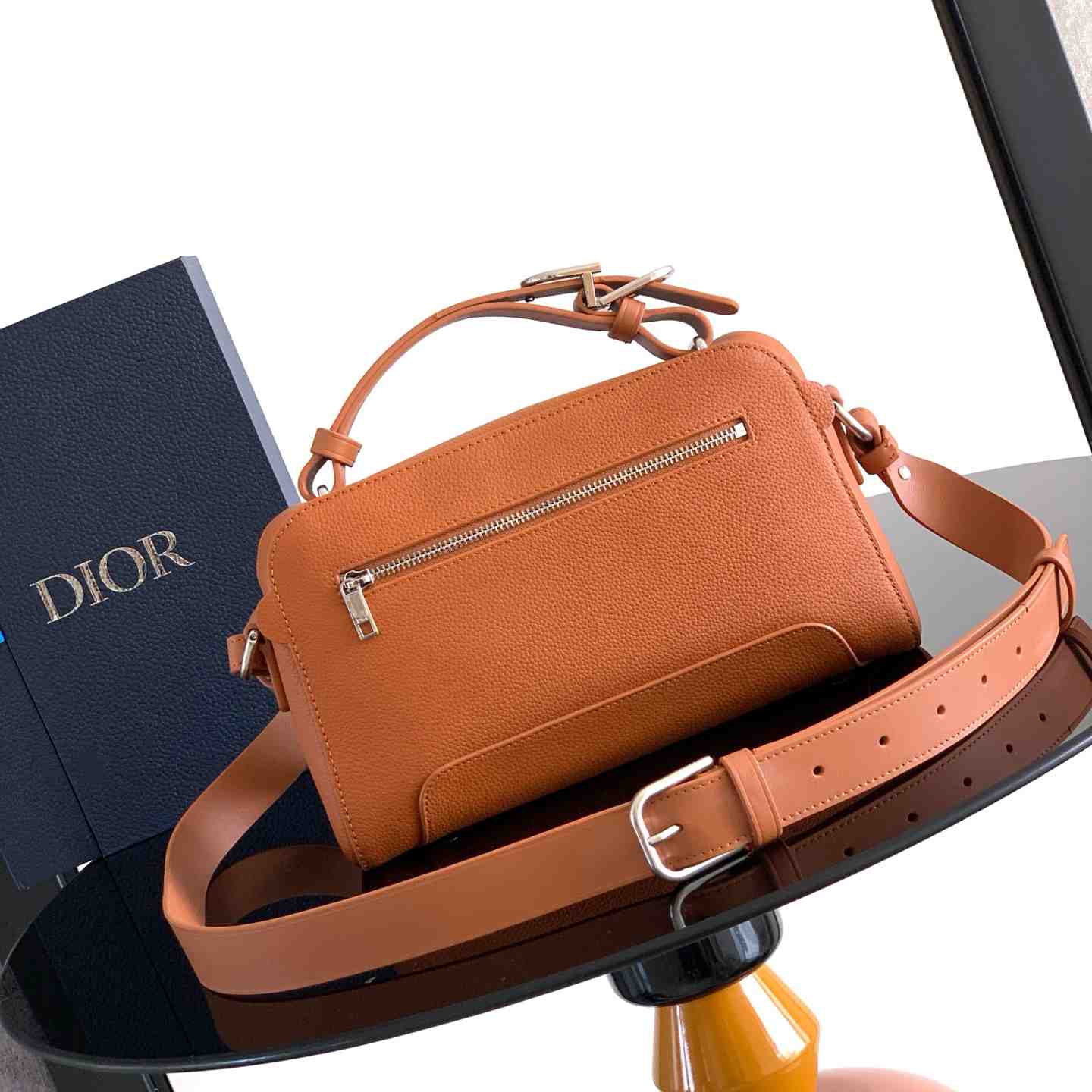Dior Archie Zipped Bag With Strap - DesignerGu
