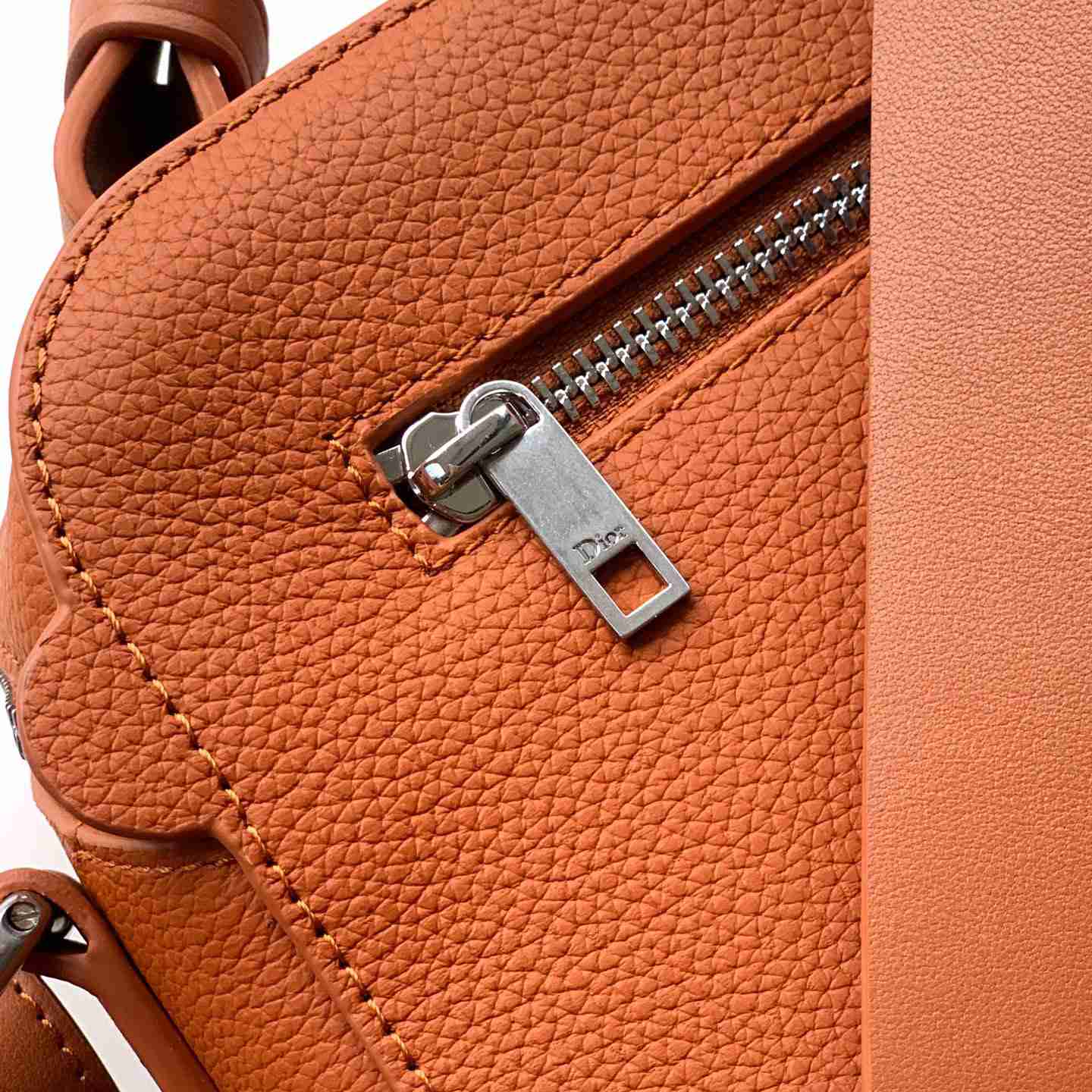 Dior Archie Zipped Bag With Strap - DesignerGu