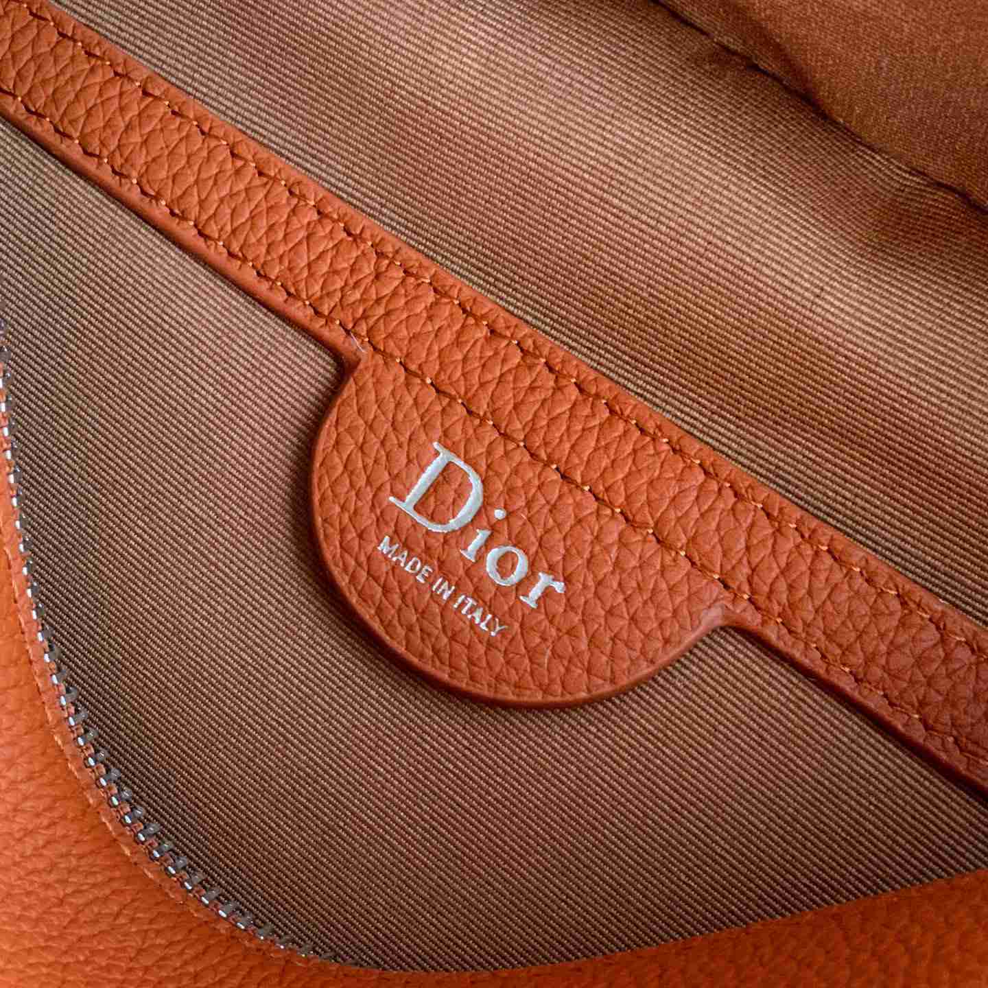Dior Archie Zipped Bag With Strap - DesignerGu
