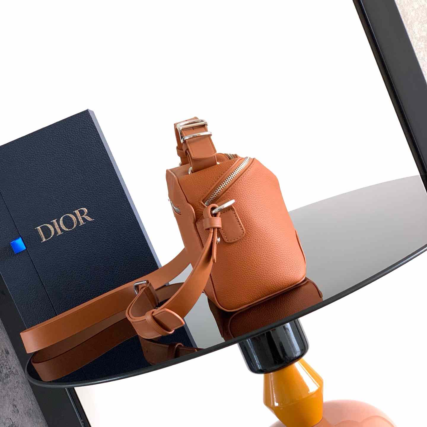 Dior Archie Zipped Bag With Strap - DesignerGu