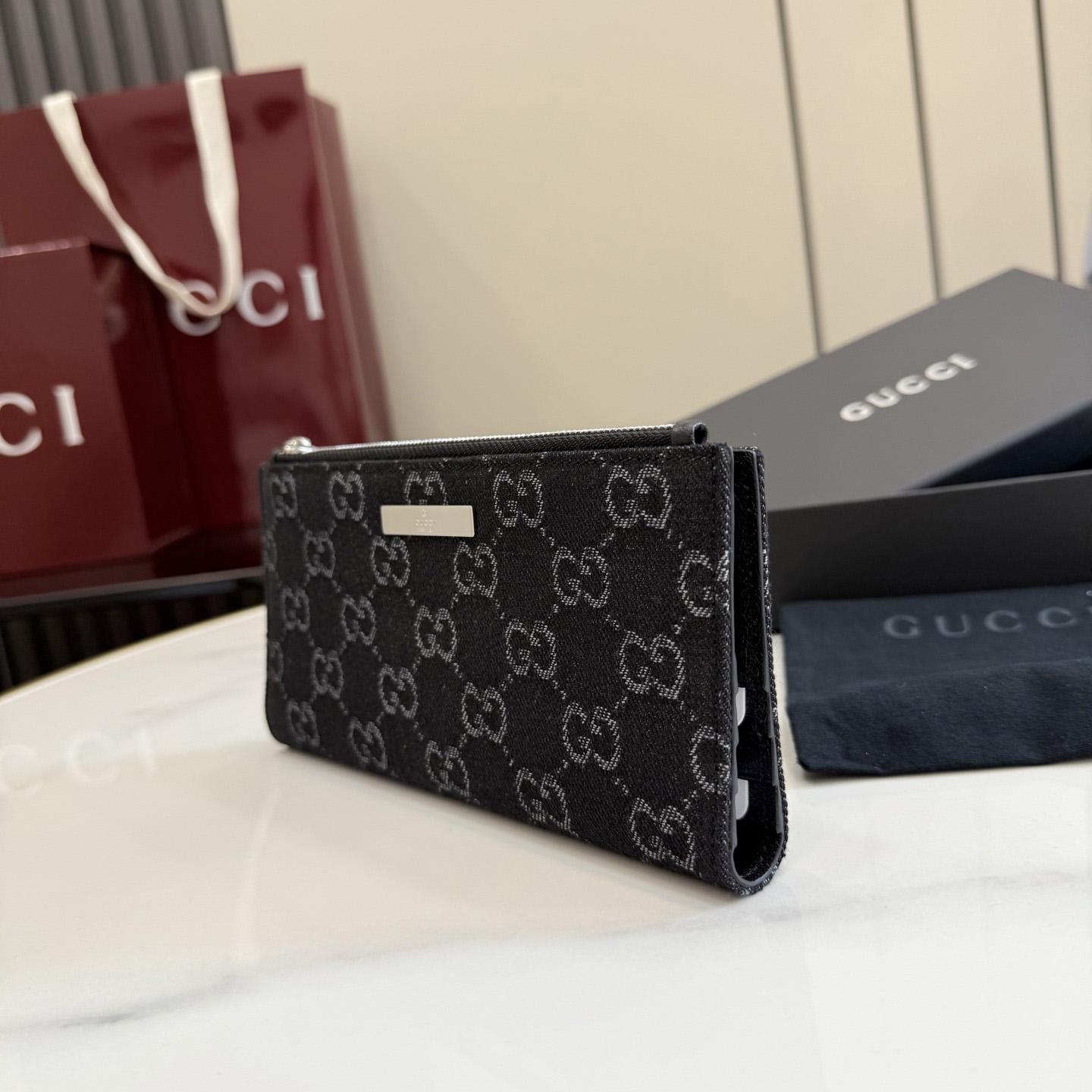Gucci Long Wallet With Gucci Plaque 875805 - DesignerGu