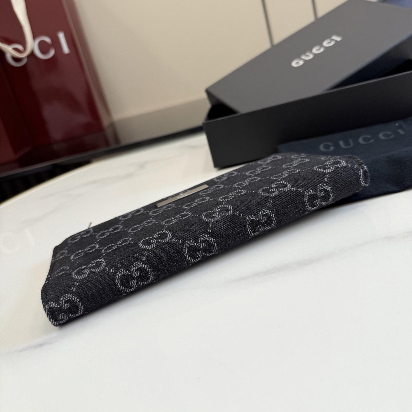 Gucci Long Wallet With Gucci Plaque 875805 - DesignerGu