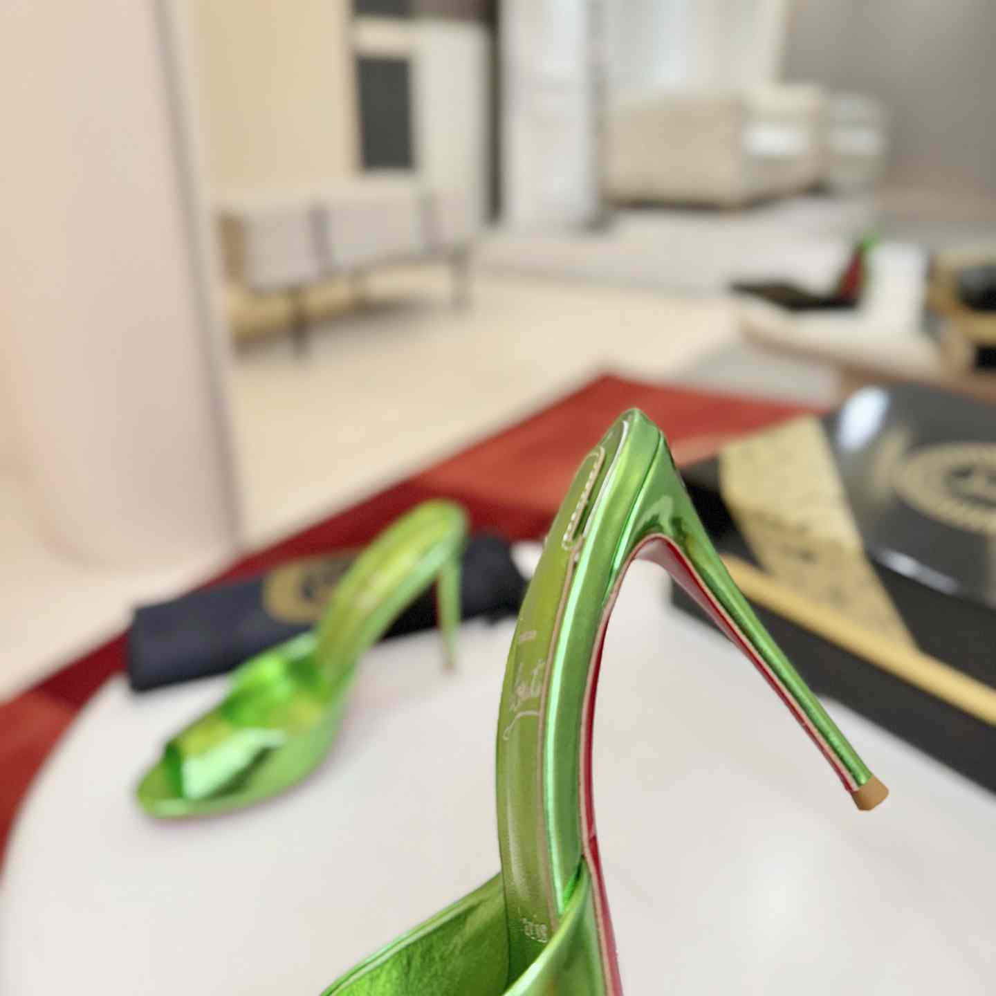 Christian Louboutin Me Dolly 100 mm Mules - DesignerGu