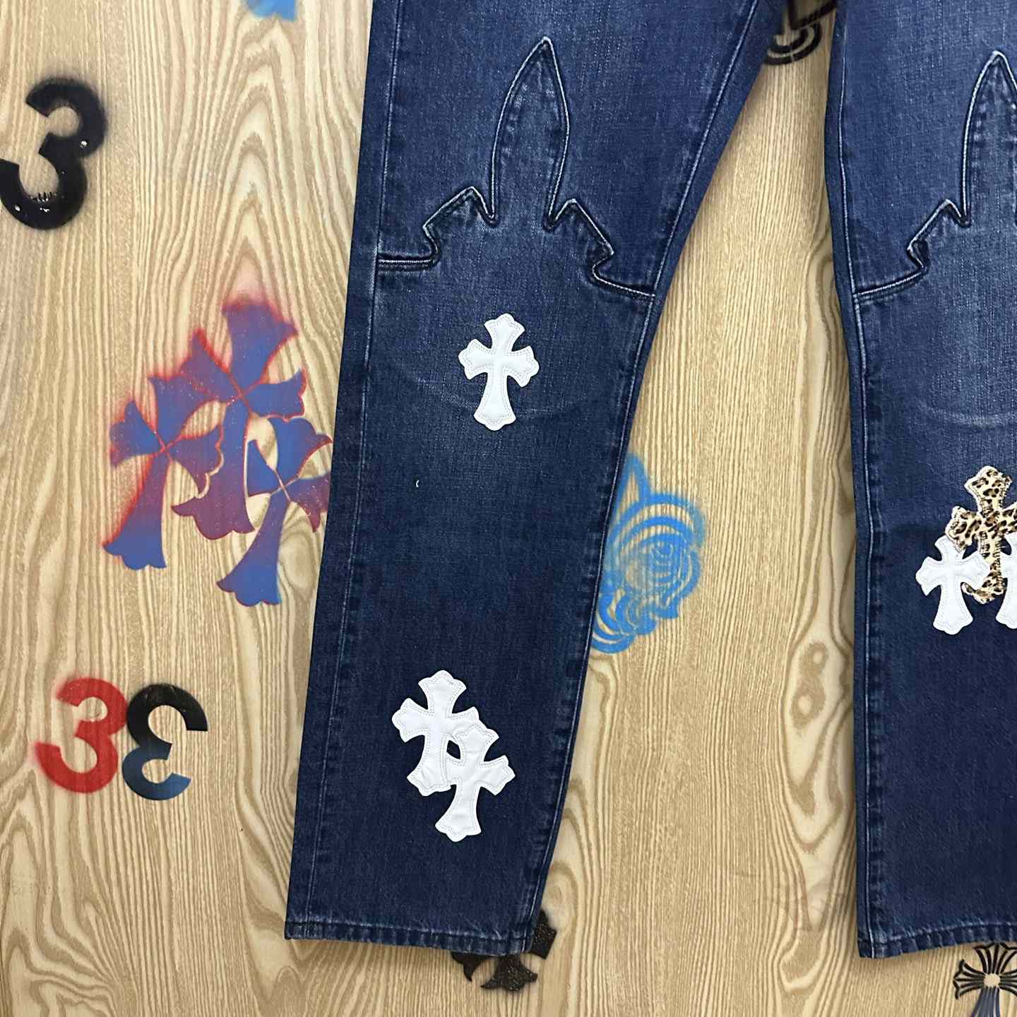 Chrome Hearts  Jeans  - DesignerGu