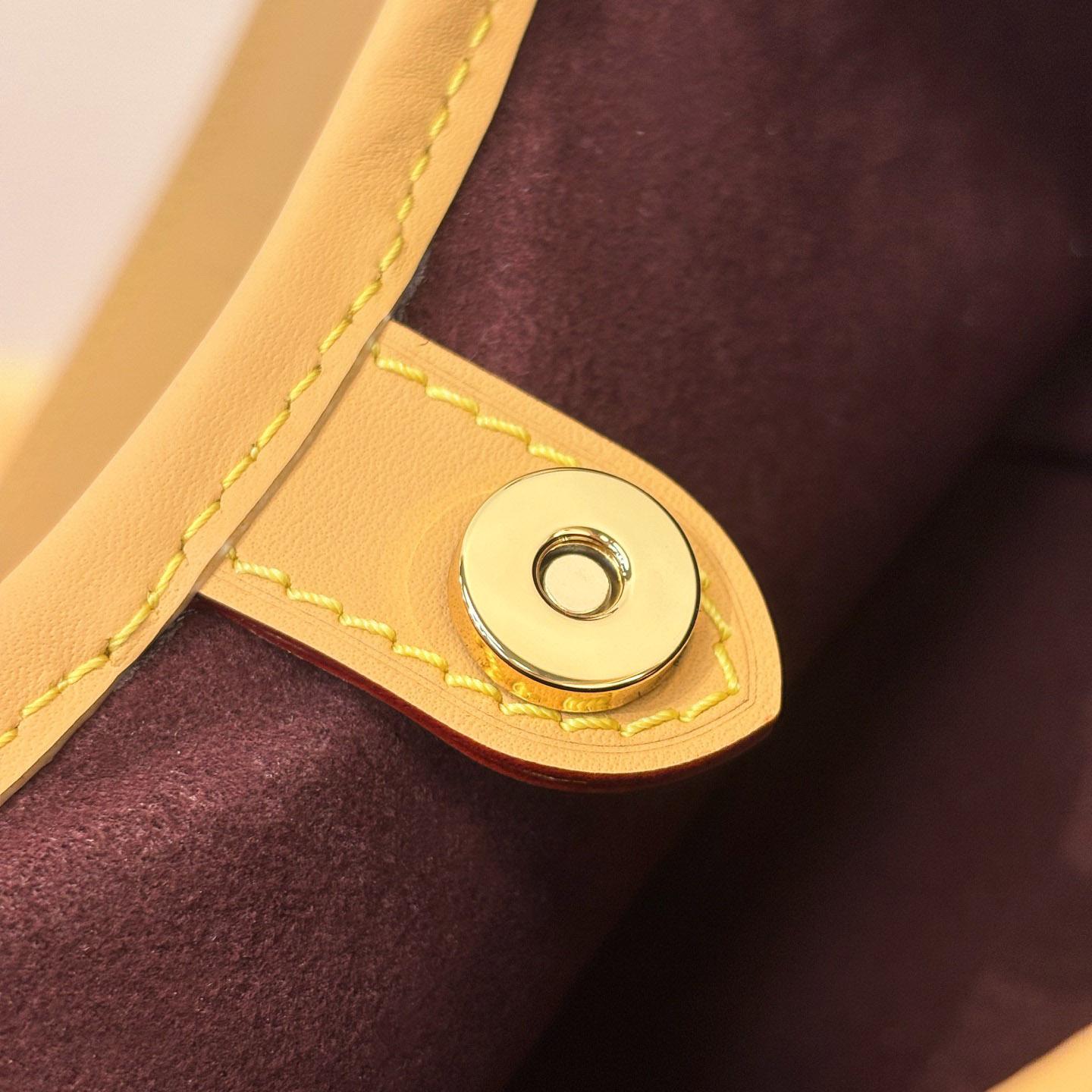 Louis Vuitton Nano CarryAll M2A711 - DesignerGu
