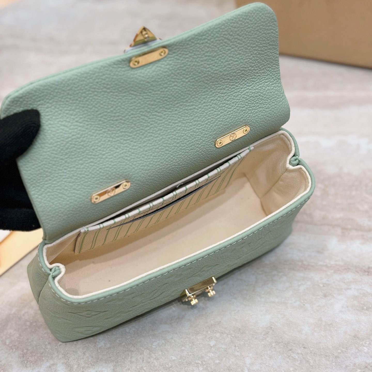 Louis Vuitton Nano Madeleine M29785 - DesignerGu