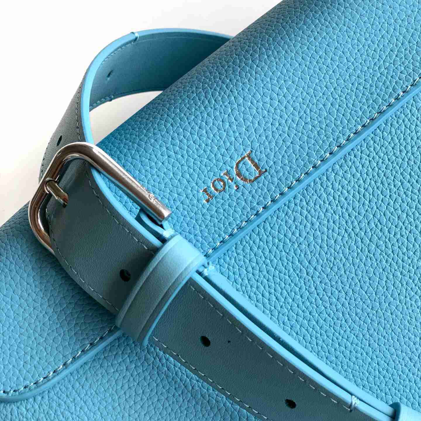 Dior Archie Zipped Bag With Strap - DesignerGu