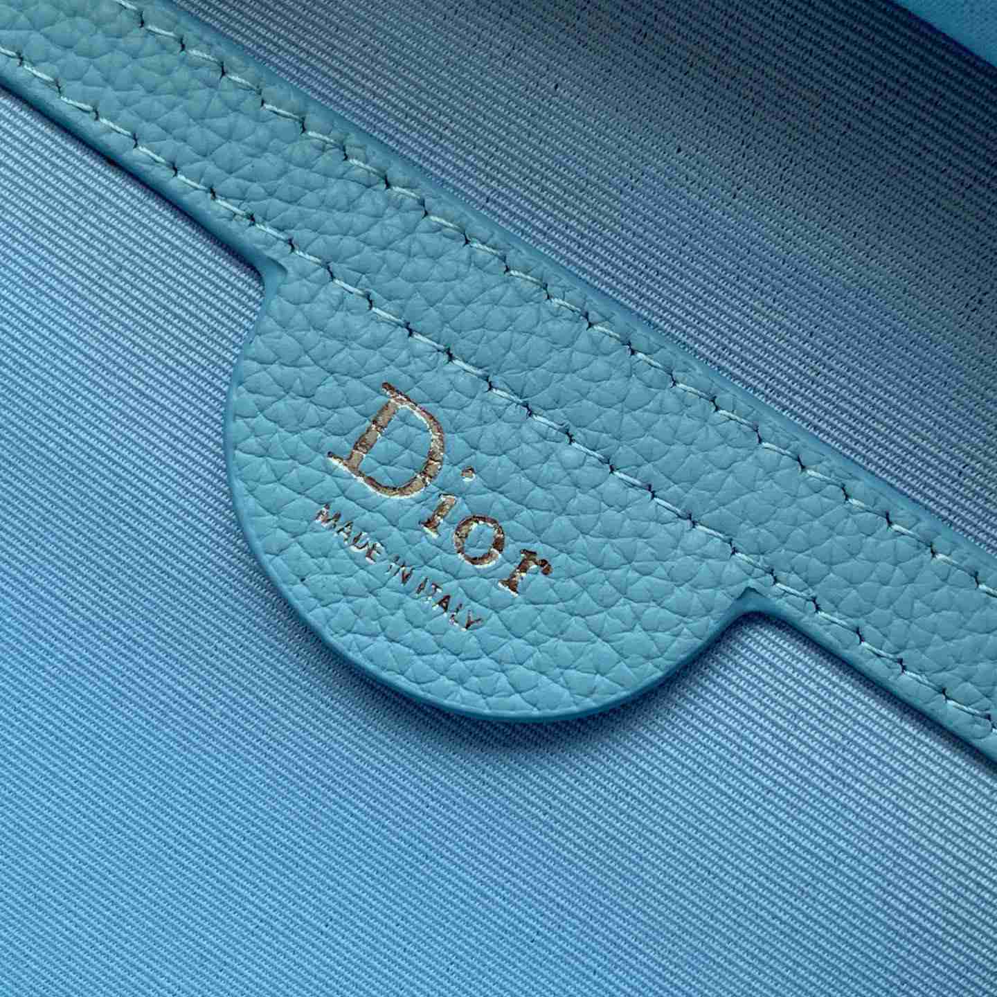 Dior Archie Zipped Bag With Strap - DesignerGu