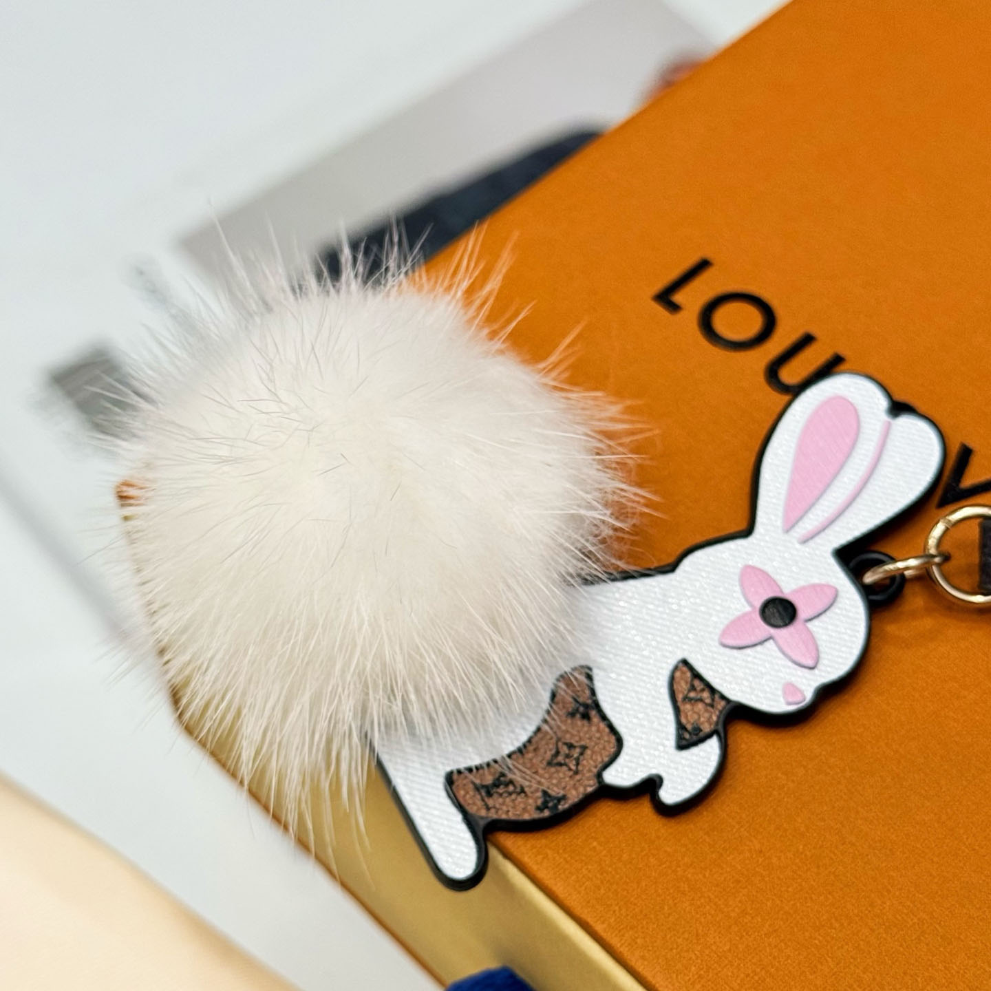 Louis Vuitton Rabbit LV Furry Friend Bag Charm M03217 - DesignerGu