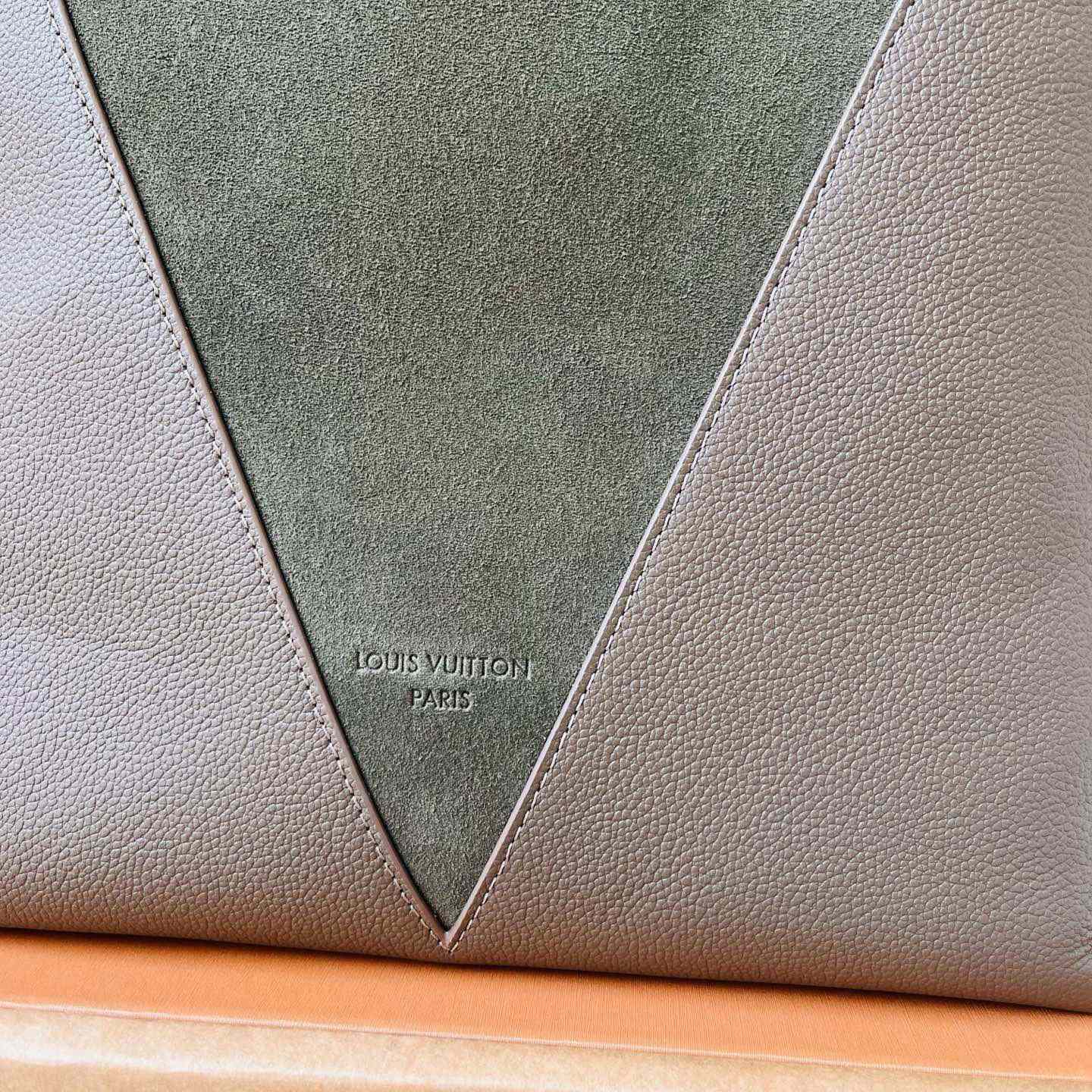 Louis Vuitton Low Key Hobo MM M29144 - DesignerGu