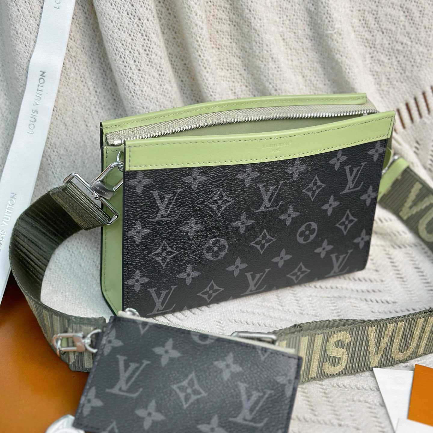 Louis Vuitton Gaston Wearable Wallet M28733 - DesignerGu