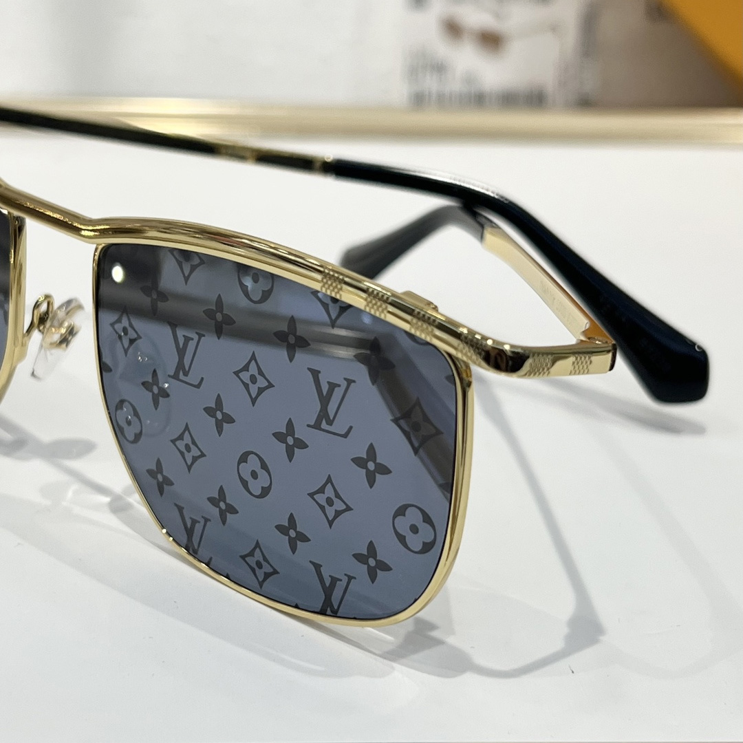 Louis Vuitton Z2788U Sunglasses   - DesignerGu